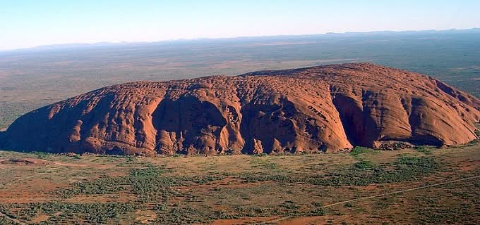 http://kenjogame.blogspot.com/ 10 Negara Yang Paling Banyak Mengunjungi Indonesia - Uluru (Ayers Rock), Australia