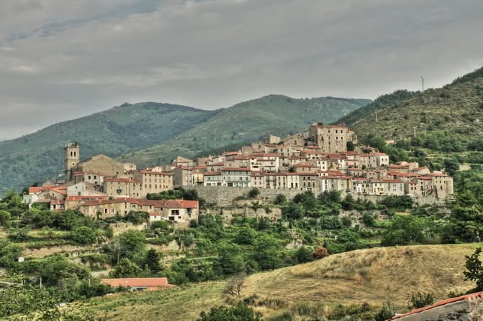 Le village de Mosset est entouré de montagnes