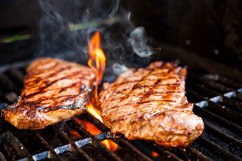 Grilled Beef, salah satu makanan yang bisa Anda nikmati di restoran Osmose & World Grill