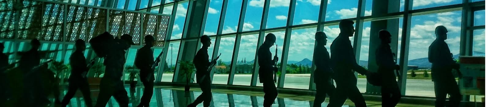 10 things you should never do at the airport 10 things you should never do at the airport