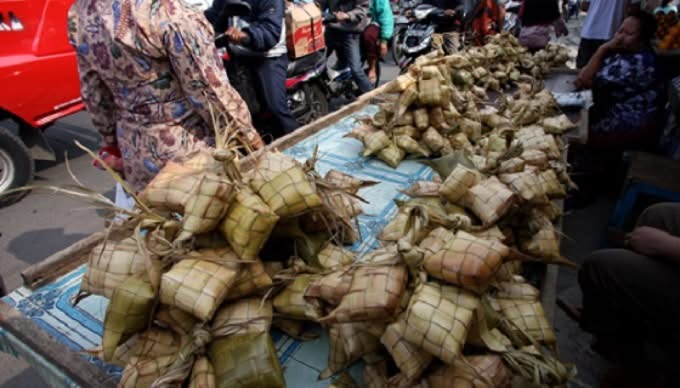 5 Kota di Indonesia Dengan Tradisi Unik Saat Ramadan - Nyangkar, Lombok