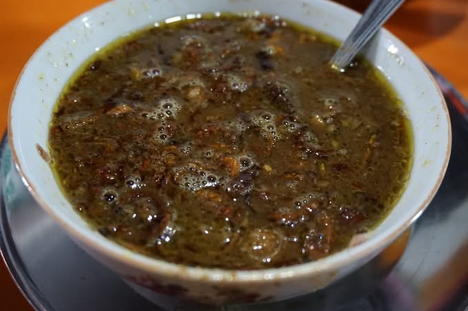 7 Kuliner Khas Makassar Yang Akan Membuat Anda Tak Ingin Pulang - Pallubasa