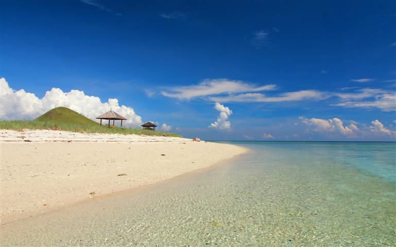 http://kenjogame.blogspot.com/ 10-pantai-tersembunyi-indonesia-kenawa-sumbawa-barat