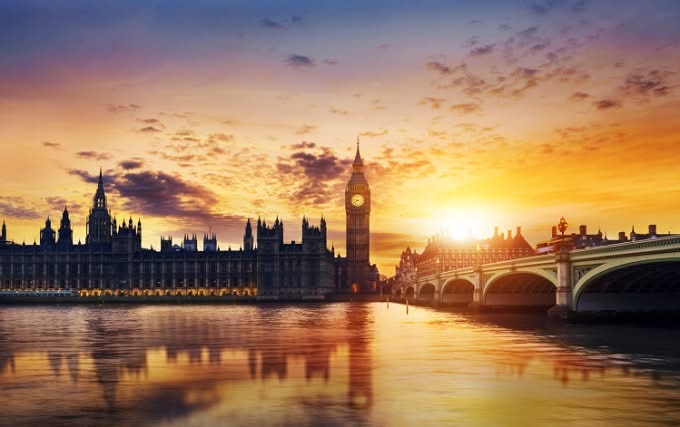 10 Negara Yang Paling Banyak Mengunjungi Indonesia - Big Ben at Sunset, Inggris