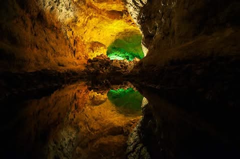cueva_de_los_verdes_lanzarote_canary_islands_680.jpg