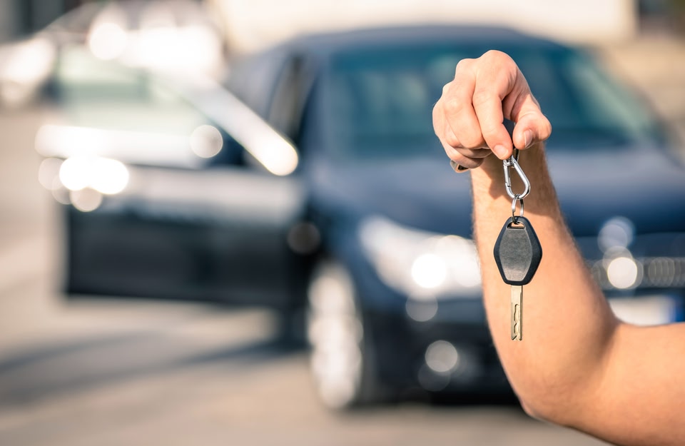 handing the key