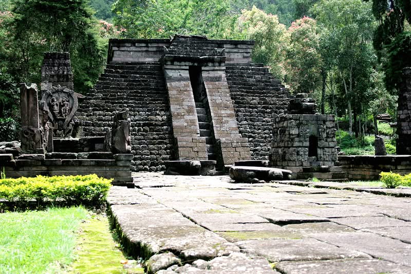 Candi Sukuh di Desa Berjo, Karanganyar, Jawa Tengah