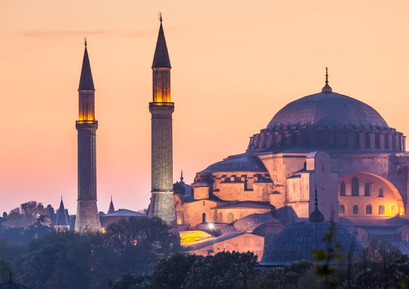 Encontre passagens aéreas para Istambul, clique na foto!