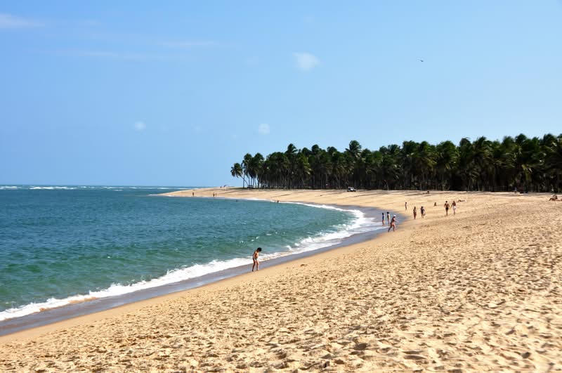 Conheça 6 praias desertas para visitar no Brasil, clique na foto!