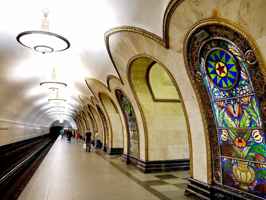 Moskova Metro İstasyonunun Ünlü Durakları