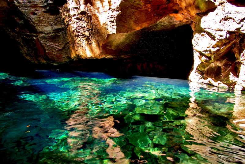A Chapada das Mesas é um dos destaques no artigo sobre lugares mágicos para visitar no Brasil. Confira clicando na foto!