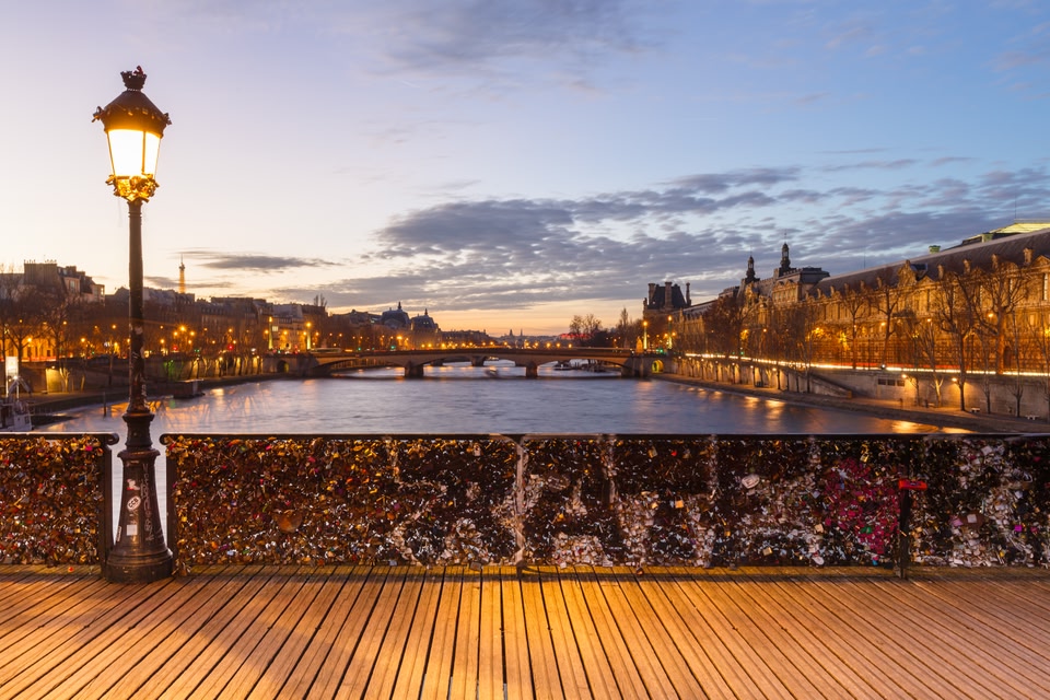 Paris, Pont des Arts, dusk