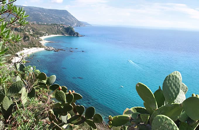 Bahía de la Virgen María, Calabria, Italia Bahía de la Virgen María, Calabria, Italia