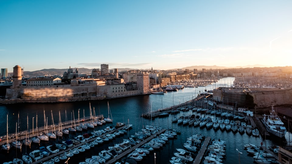 Voos Baratos para Aubagne