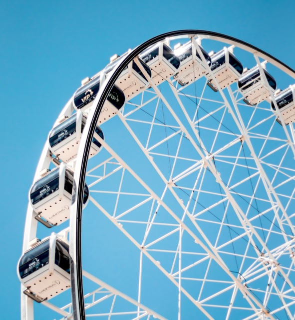 Grande roue en journée à Brisbane, en Australie.