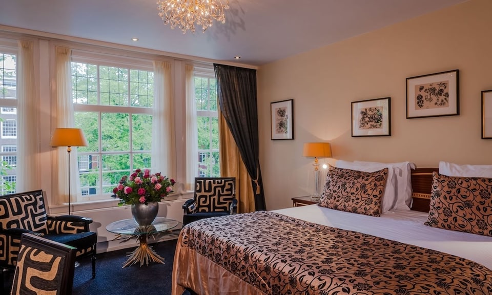 Ambassade Hotel