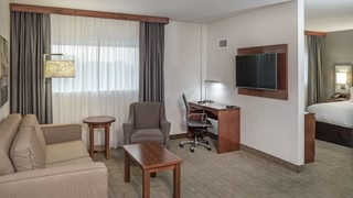 DoubleTree by Hilton Omaha Southwest