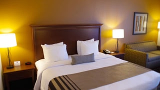 Best Western Plus Lincoln Inn  Suites