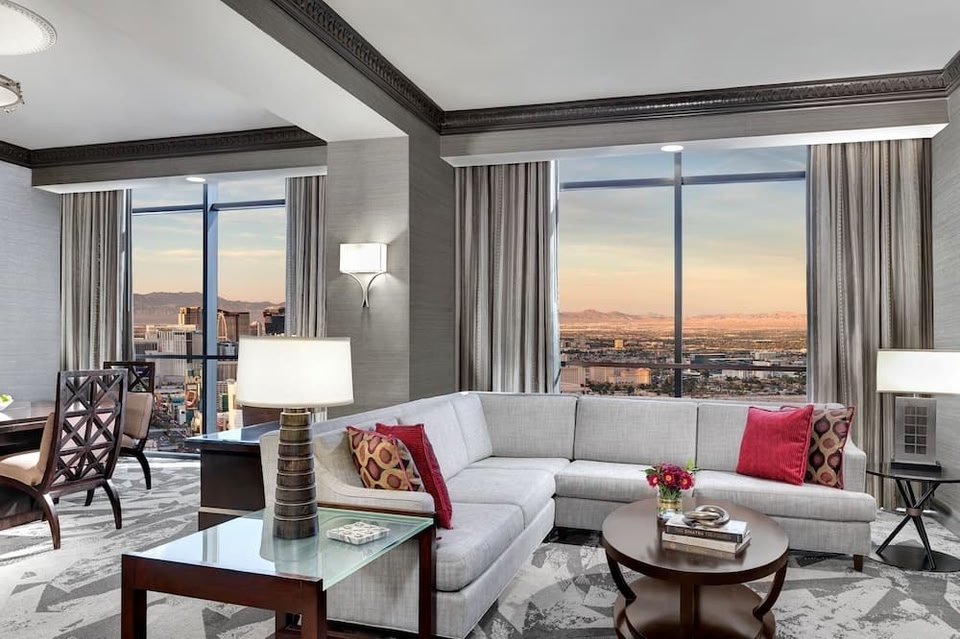 Luxor Hotel & Casino, Las Vegas Hotels - Skyscanner