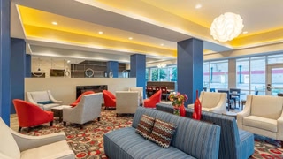 La Quinta Inn and Suites by Wyndham Bloomington