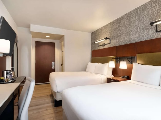 DoubleTree by Hilton New York Downtown