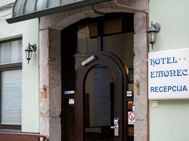 Hotel Emonec