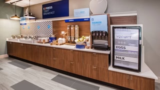 Holiday Inn Express & Suites Wichita Northeast by IHG