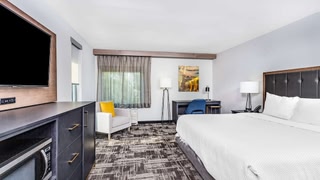 LaQuinta Suites by Wyndham South Bend Notre Dame Area
