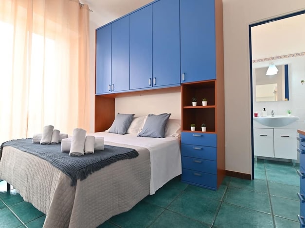 IzzHome Holiday Terrace
