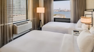 DoubleTree by Hilton Hotel & Suites Jersey City
