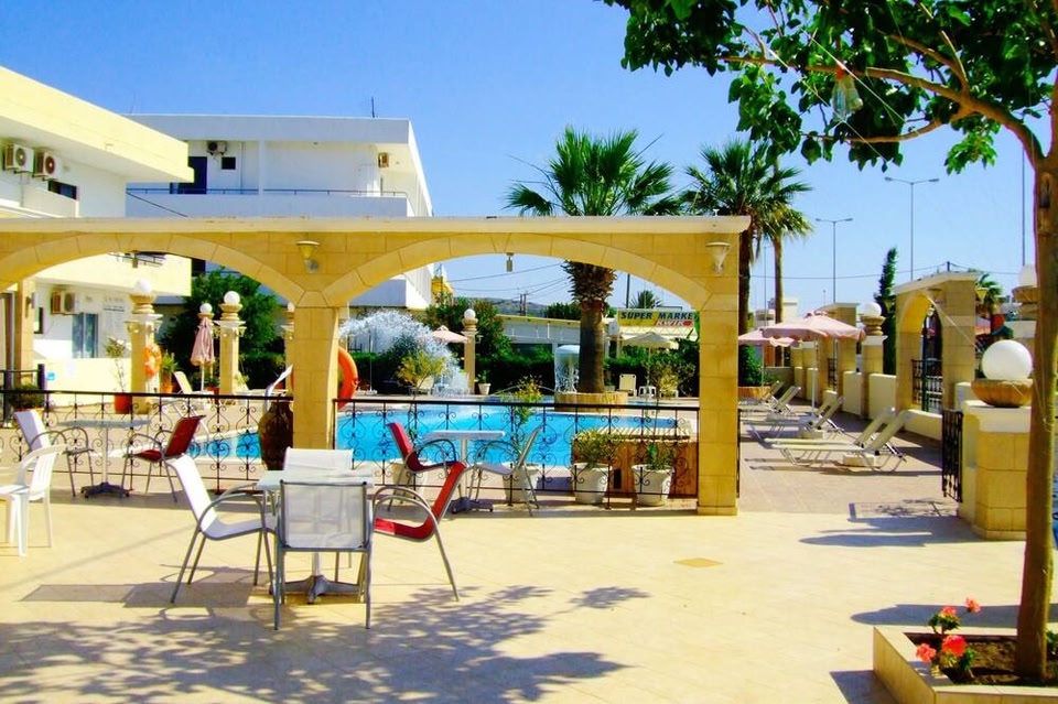 Antonios Hotel