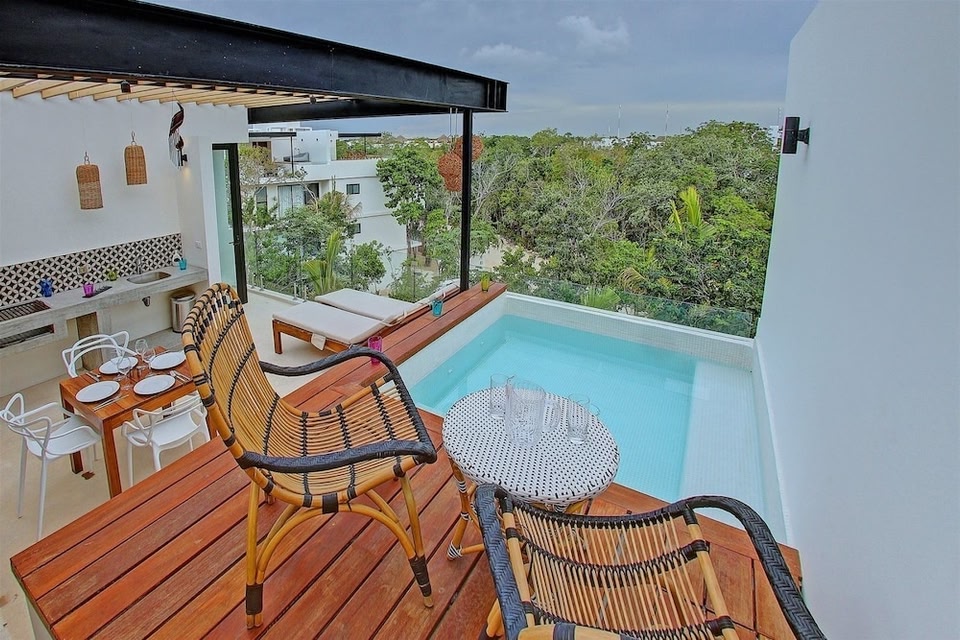 Romantic Penthouse Studio Get Away With Private Splash Pool- Pent House ...
