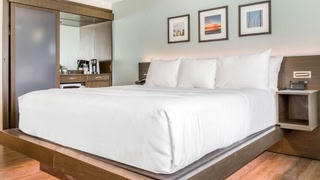 Wyndham Newport Hotel