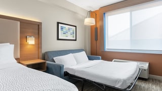 Holiday Inn Express & Suites Coralville by IHG