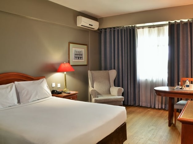 Cresta Jameson Hotel