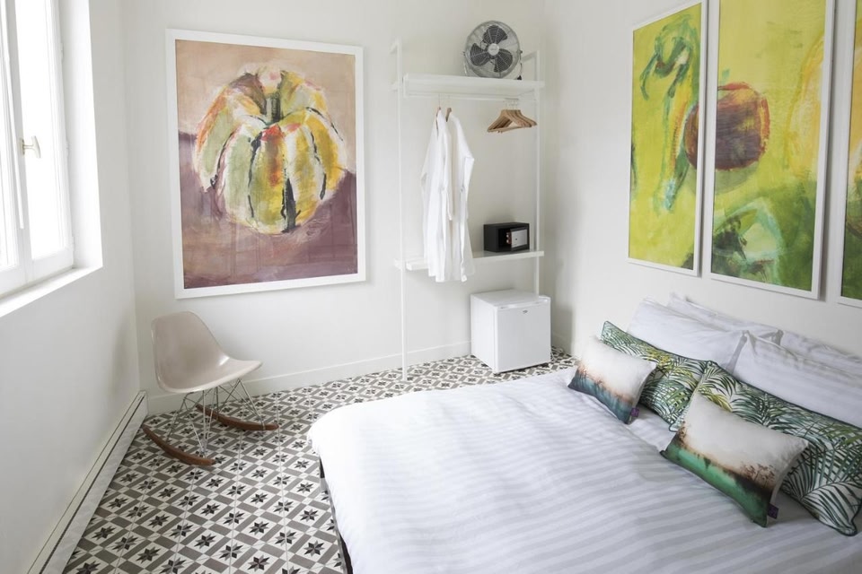 MONTMARTRE ROMANTIC, Bed & Breakfast - Paris