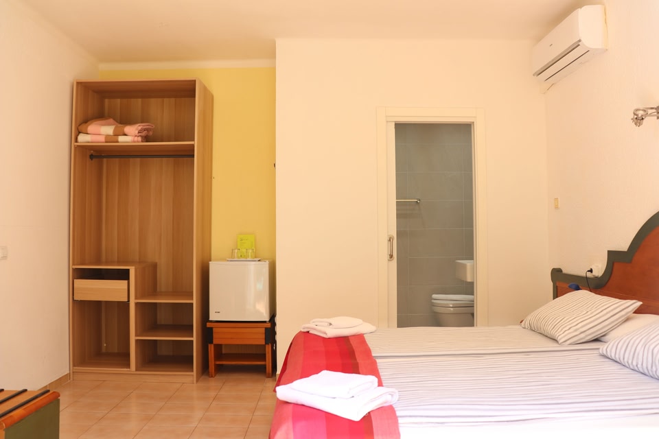 FLOR Amistad Hostal