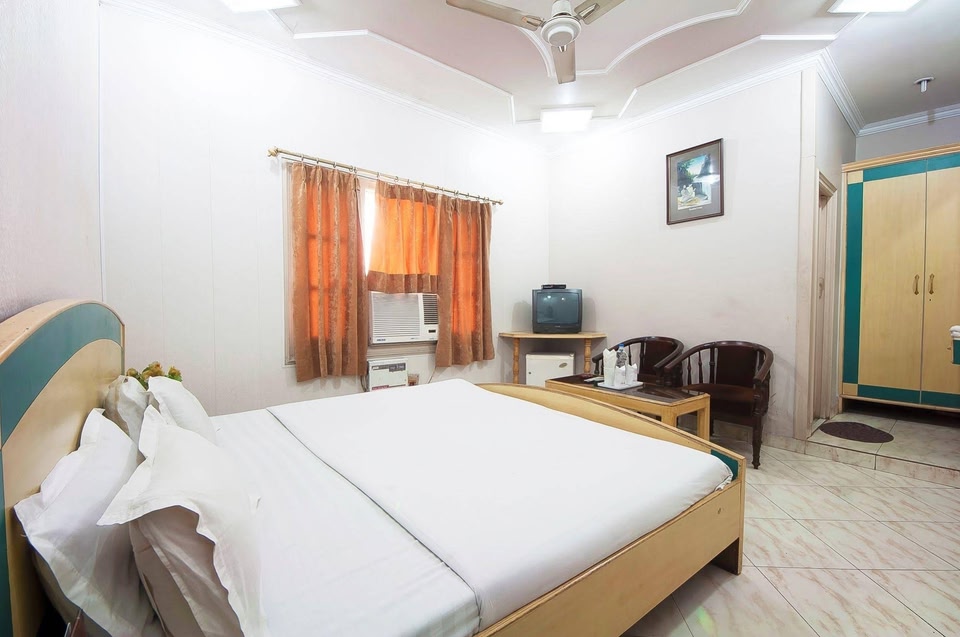 Hotel Basera