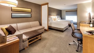 DoubleTree by Hilton Edmonton Downtown