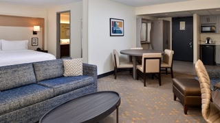 Holiday Inn & Suites Overland PARK-CONV CTR by IHG