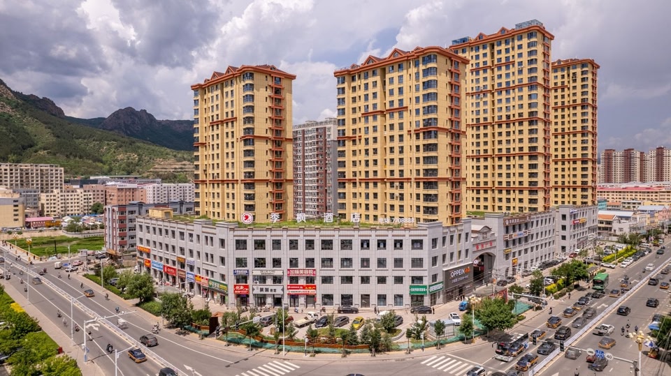 HanTing Hotel (Chengde Weichang)