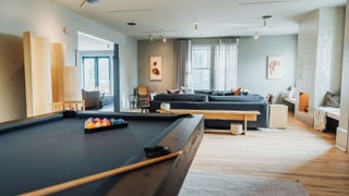 Stonebreaker Hotel