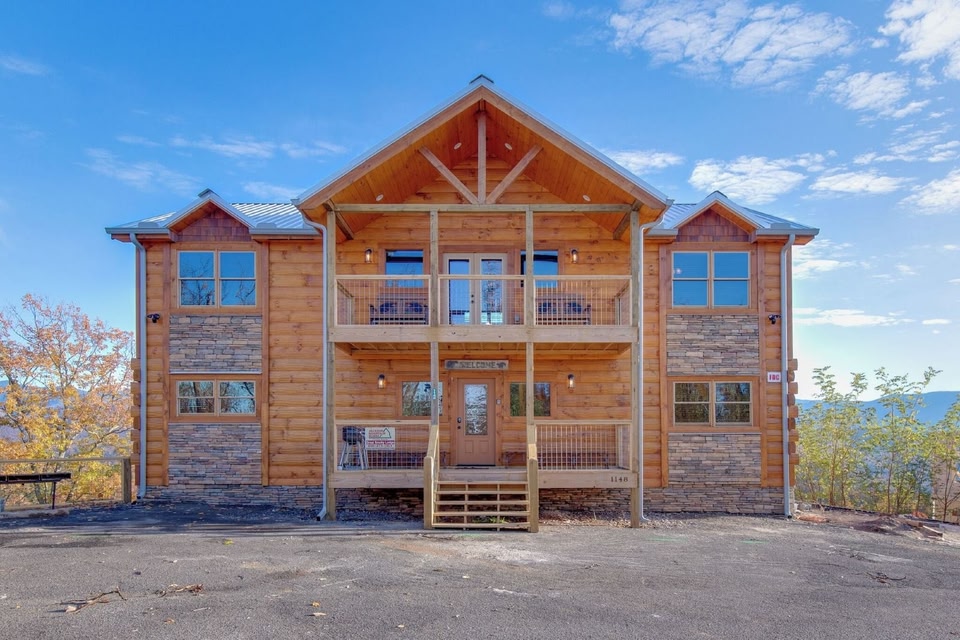 Great Smoky Lodge by Jackson Mountain Rentals, Cartertown Hotels