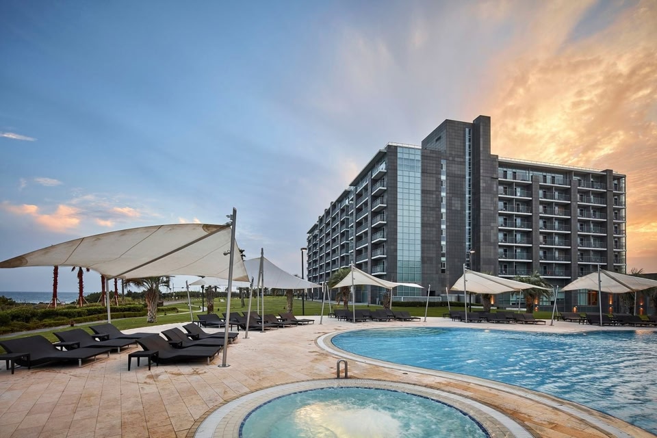 Haevichi Hotel & Resort Jeju 真實戶外泳池與飯店建築