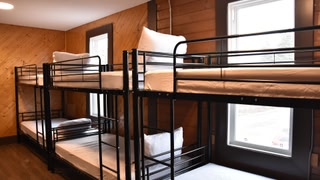 PARTY Hostel - The Canmore Hotel Hostel