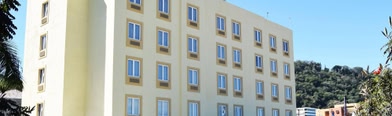 Beverly Hills: Hotel and Business