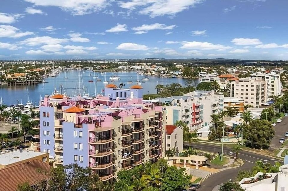 30 River Esplanade