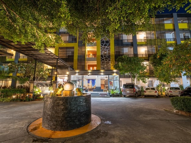 SB Living Place Hotel Phuket Town