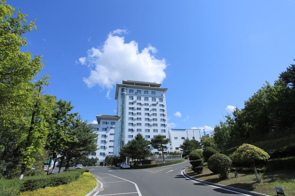 Yanbian Hotel