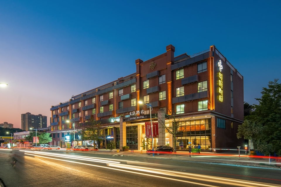 Golden Hotel